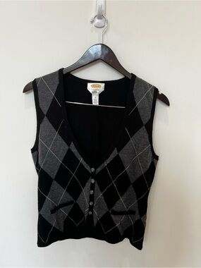Argyle Button-Up Sweater Vest in Black & Gray